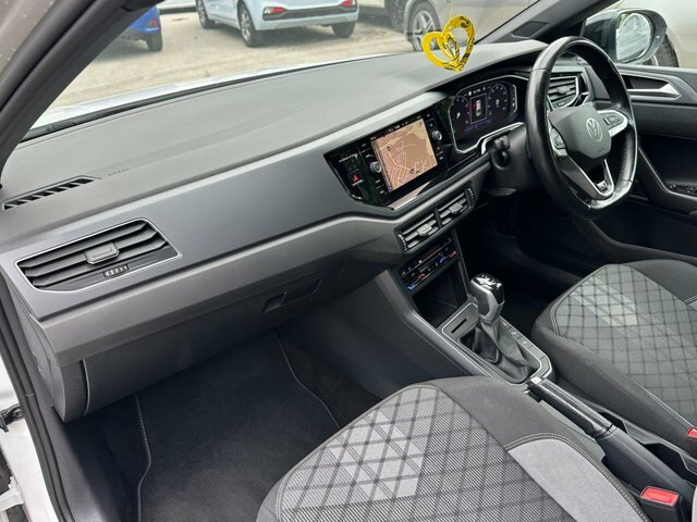 Volkswagen Taigo Suv White #37