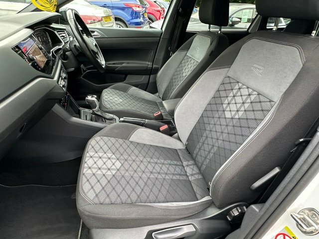 Volkswagen Taigo Suv White #8