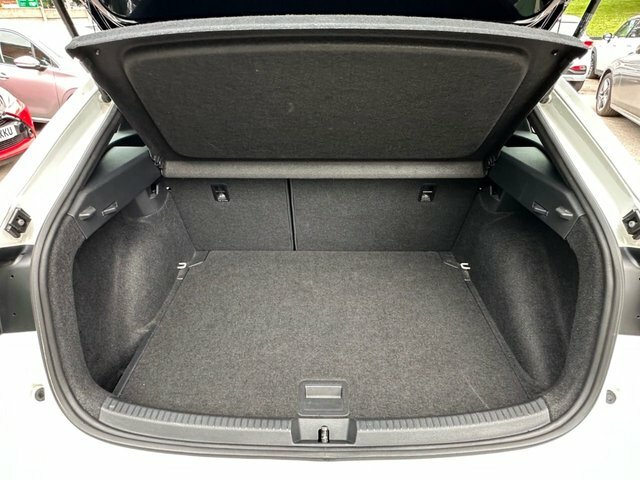 Volkswagen Taigo Suv White #48