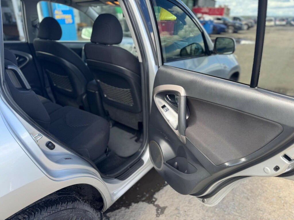 Toyota Rav 4 2.2 D-4d Sr 180 4Wd Black #31