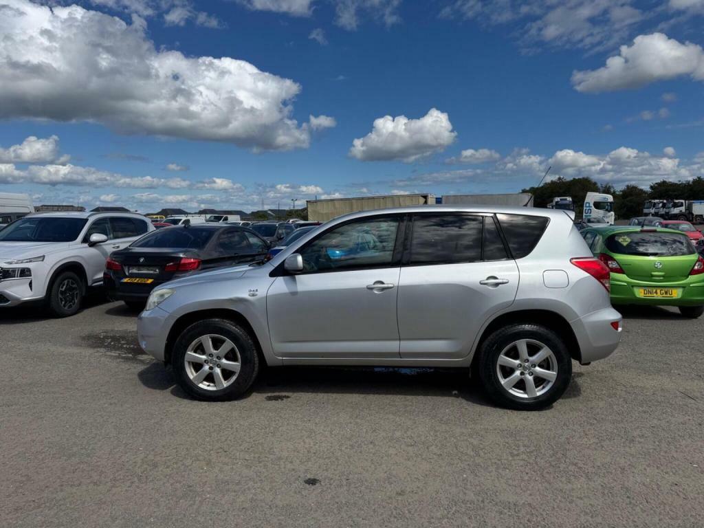 Toyota Rav 4 2.2 D-4d Sr 180 4Wd Black #52