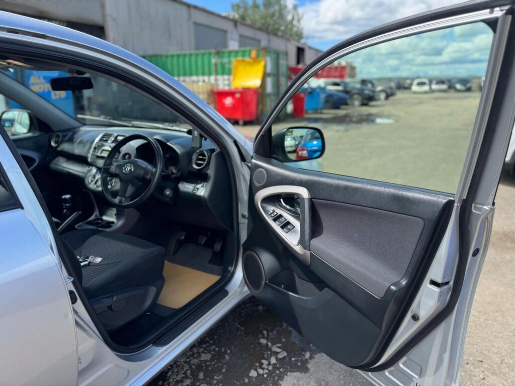 Toyota Rav 4 2.2 D-4d Sr 180 4Wd Black #28