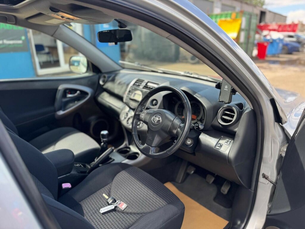 Toyota Rav 4 2.2 D-4d Sr 180 4Wd Black #11