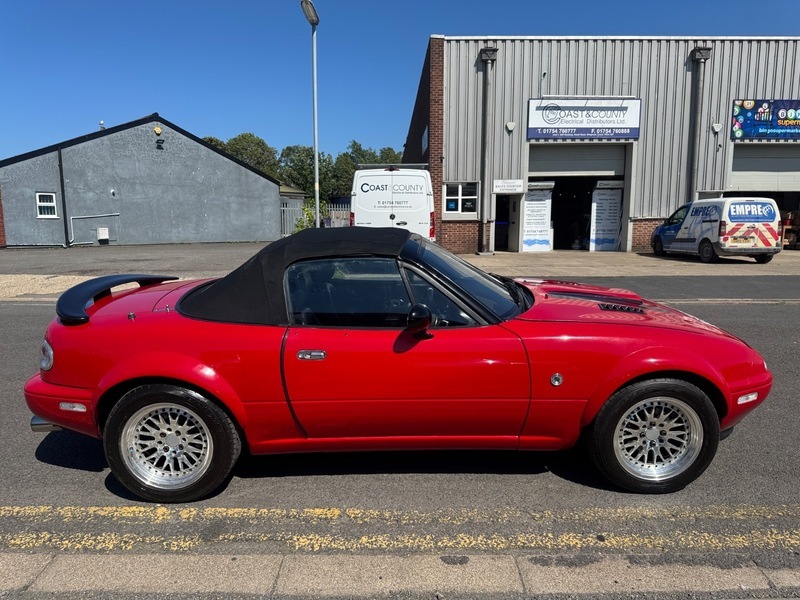 Mazda MX-5 V8 Conversion Red #4
