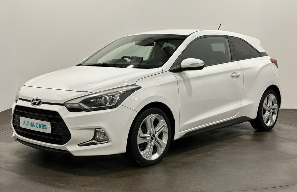 Hyundai I20 Coupe YR66LZX White #2
