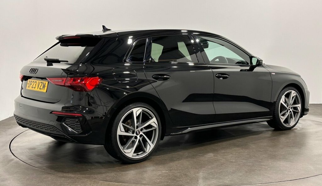 Audi A3 2L Black Edition Black #4