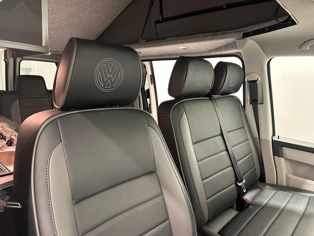 Volkswagen Transporter Panel Van Beige #15