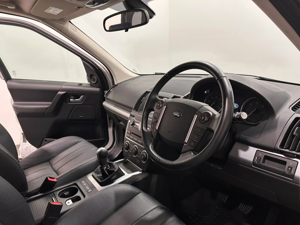 Land Rover Freelander 2 Se Tech Black #9