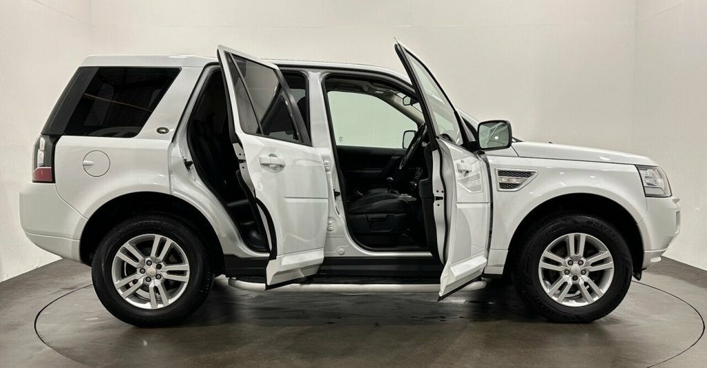 Land Rover Freelander 2 Se Tech Black #8