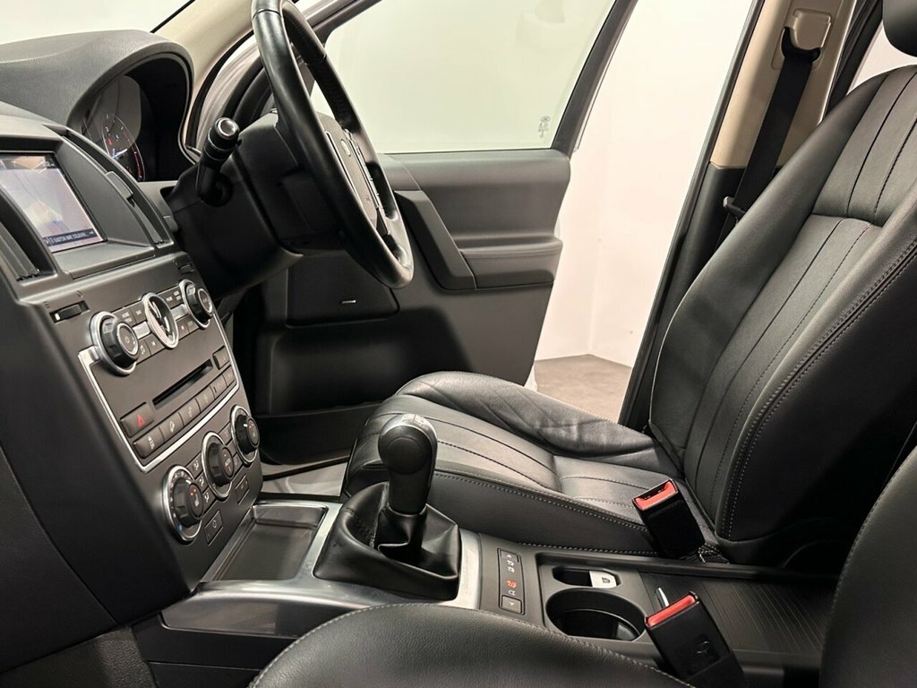 Land Rover Freelander 2 Se Tech Black #23
