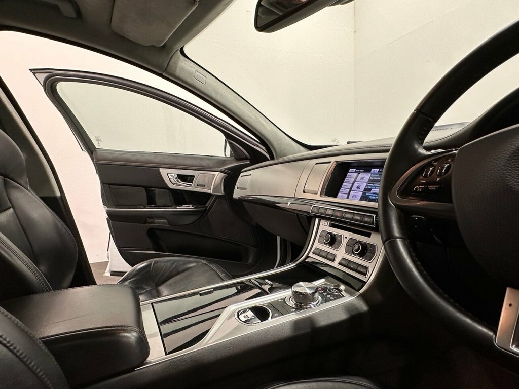 Jaguar XF Black #28