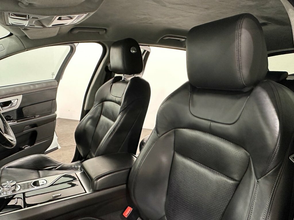 Jaguar XF Black #23