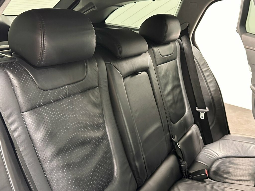 Jaguar XF Black #18