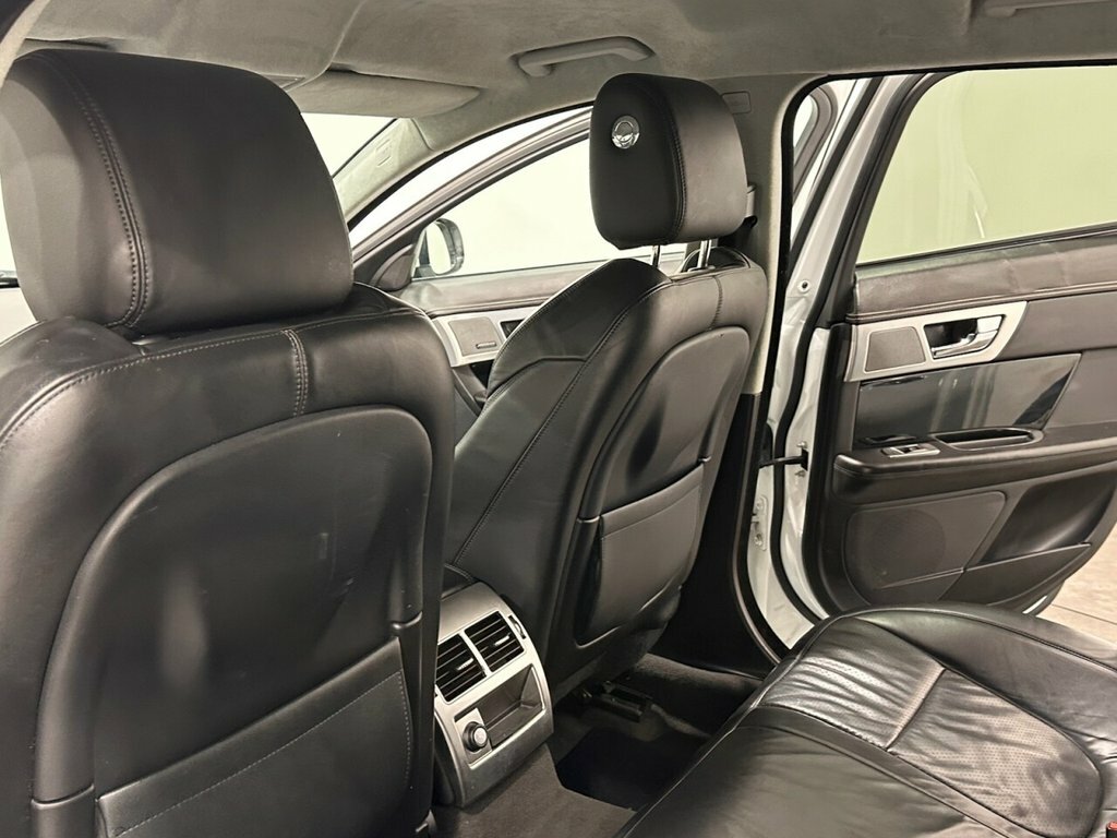 Jaguar XF Black #22