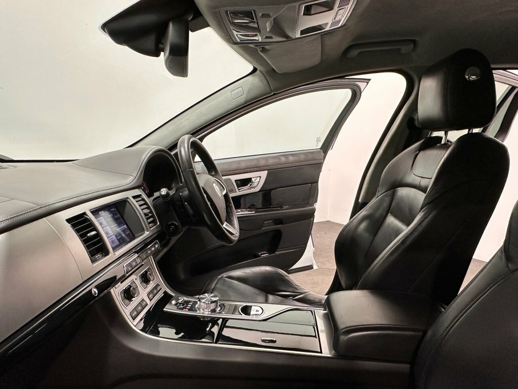 Jaguar XF Black #25