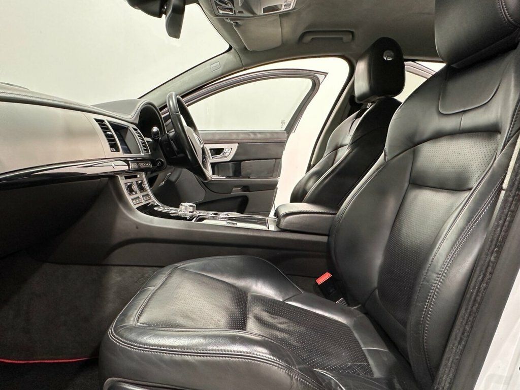 Jaguar XF Black #24