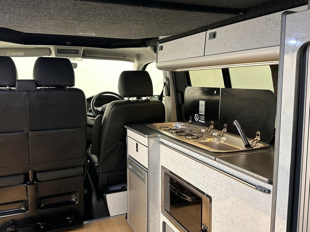 Volkswagen Campervan 2L Trendline White #9