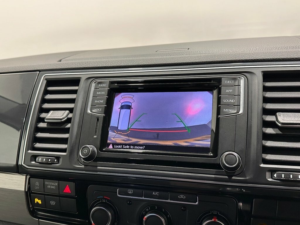 Volkswagen Campervan 2L Trendline White #26