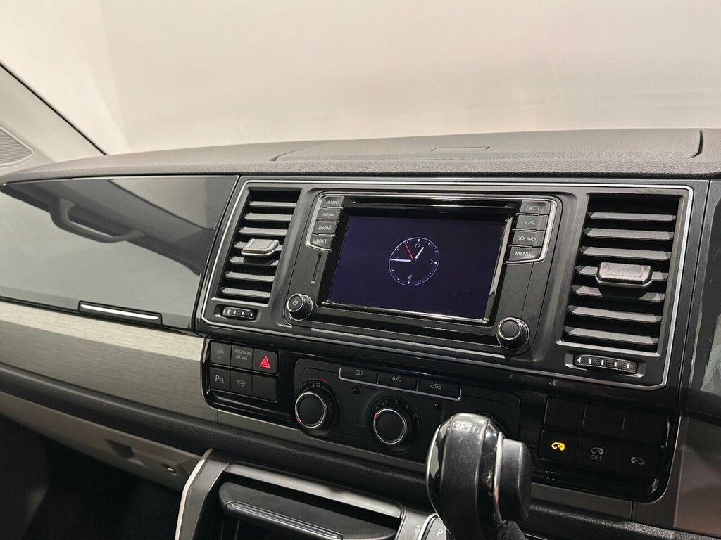 Volkswagen Campervan 2L Trendline White #23