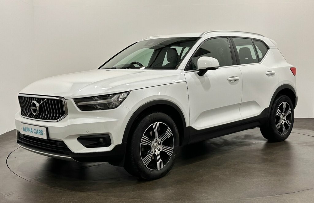 Volvo XC40 1.5L Inscription White #2