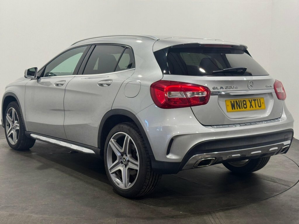 Mercedes-Benz GLA Class 2.1L Amg Line Silver #3