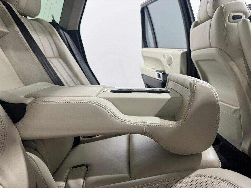 Land Rover Range Rover R-dynamic S White #16