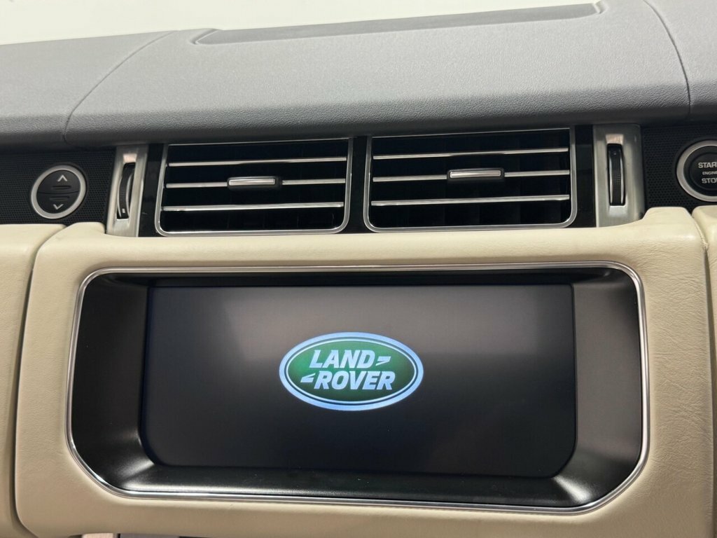 Land Rover Range Rover R-dynamic S White #21