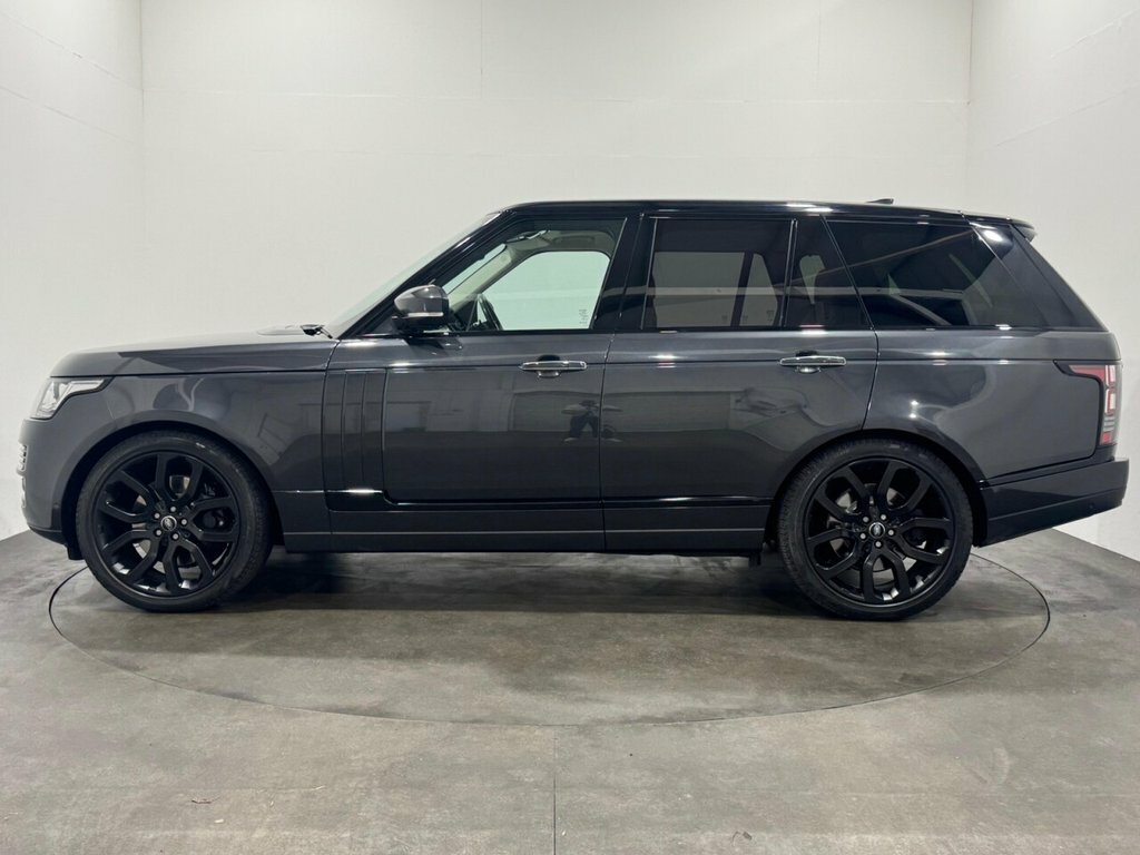 Land Rover Range Rover R-dynamic S White #25