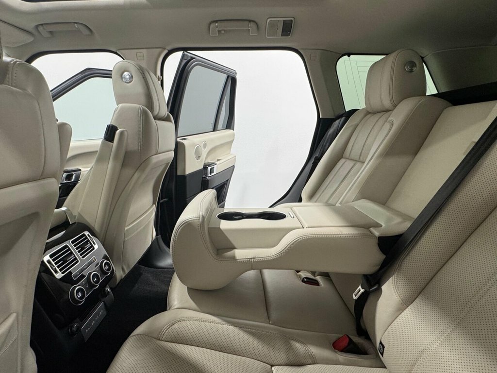 Land Rover Range Rover R-dynamic S White #39