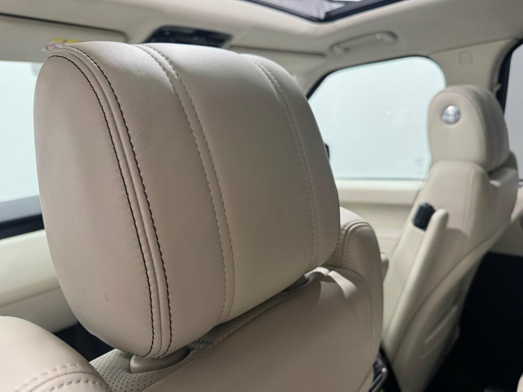 Land Rover Range Rover R-dynamic S White #37