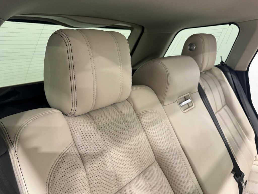 Land Rover Range Rover R-dynamic S White #14