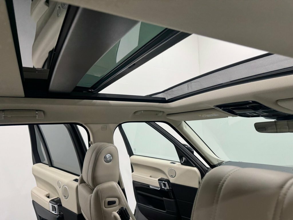 Land Rover Range Rover R-dynamic S White #13