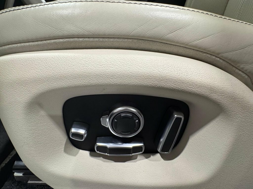 Land Rover Range Rover R-dynamic S White #47