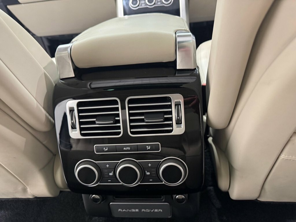 Land Rover Range Rover R-dynamic S White #18