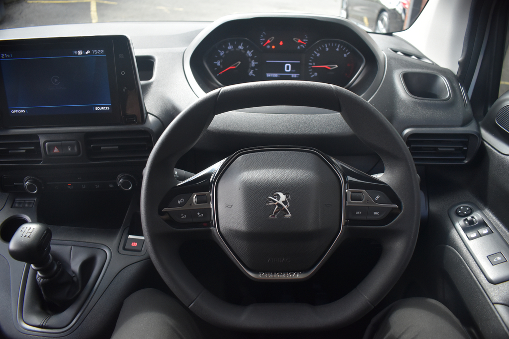 Peugeot Partner 2019 1.5 Bluehdi 1000 Professional Standard Panel White #40