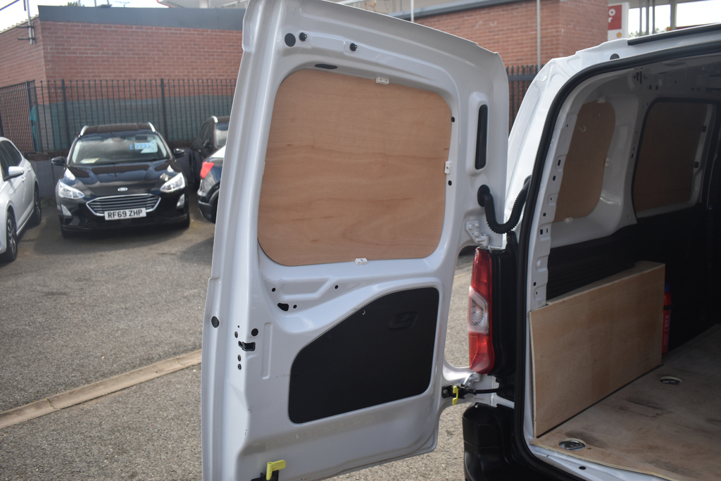 Peugeot Partner 2019 1.5 Bluehdi 1000 Professional Standard Panel White #37