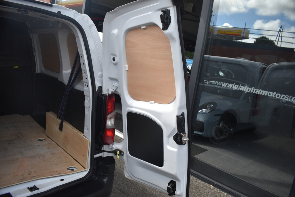Peugeot Partner 2019 1.5 Bluehdi 1000 Professional Standard Panel White #38