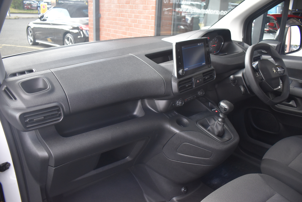 Peugeot Partner 2019 1.5 Bluehdi 1000 Professional Standard Panel White #27