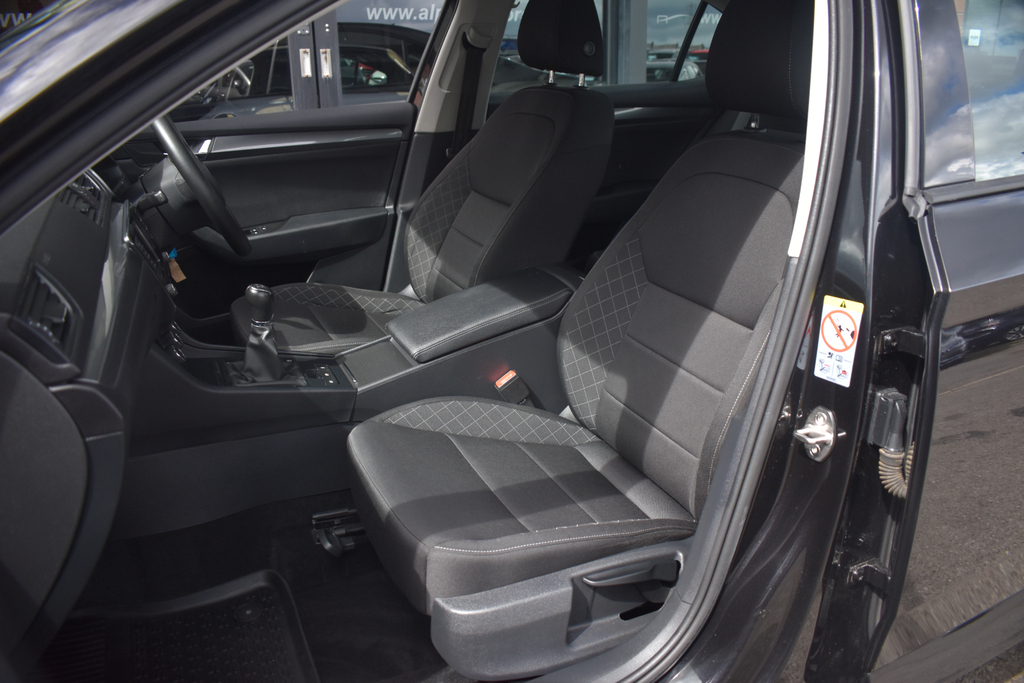 Skoda Superb 2.0 Tdi Scr 190Ps Sel Executive Hatchback Grey #10