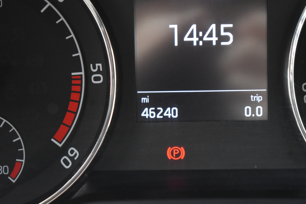 Skoda Superb 2.0 Tdi Scr 190Ps Sel Executive Hatchback Grey #9