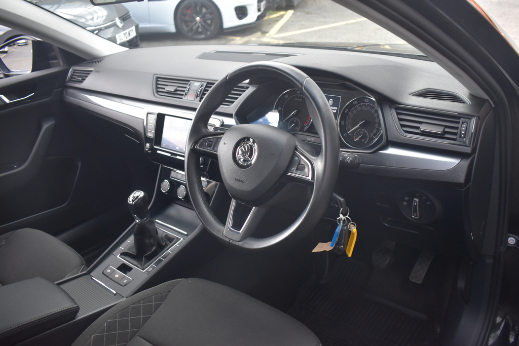 Skoda Superb 2.0 Tdi Scr 190Ps Sel Executive Hatchback Grey #23