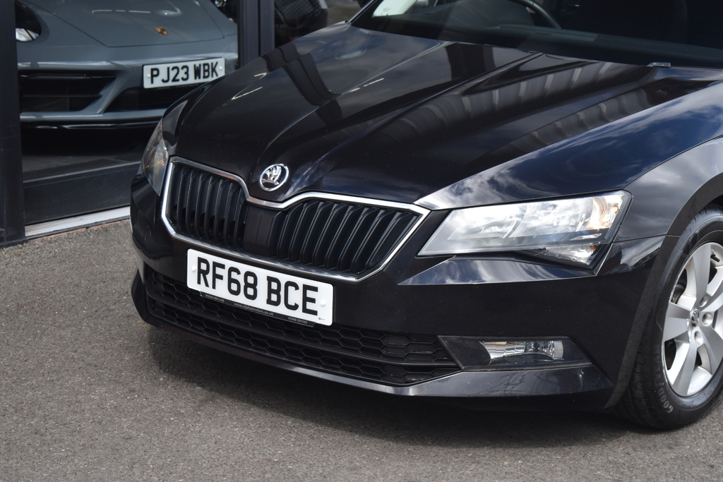 Skoda Superb 2.0 Tdi Scr 190Ps Sel Executive Hatchback Grey #18