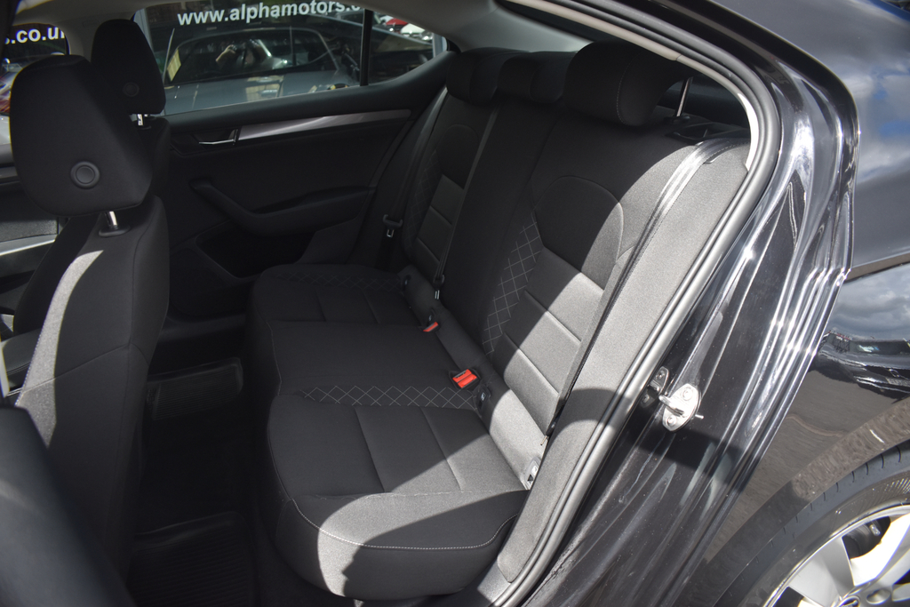 Skoda Superb 2.0 Tdi Scr 190Ps Sel Executive Hatchback Grey #11