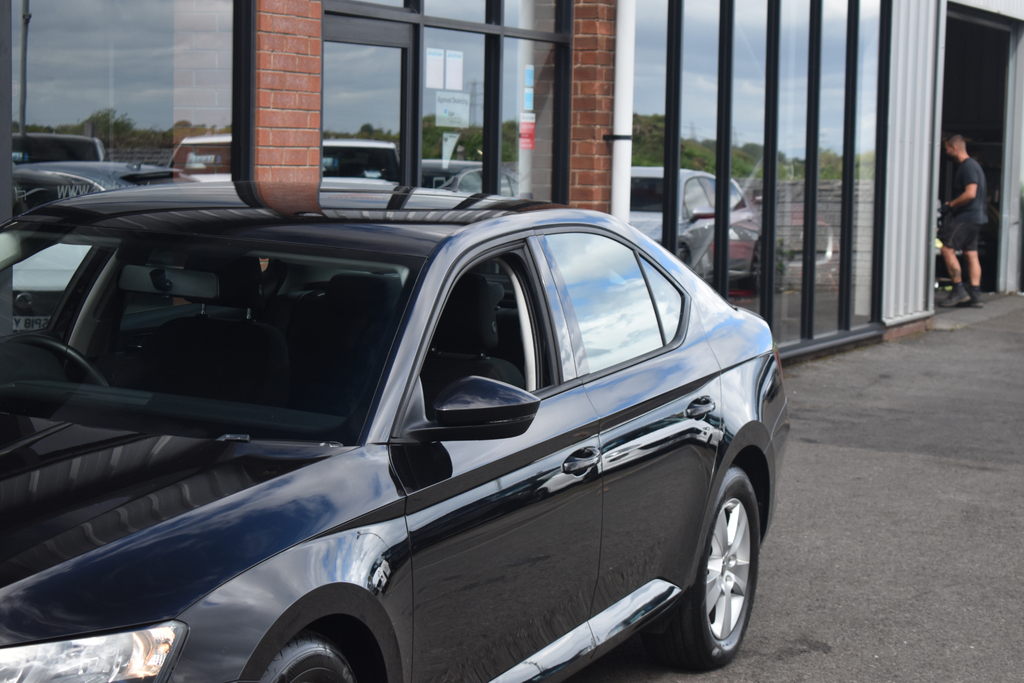 Skoda Superb 2.0 Tdi Scr 190Ps Sel Executive Hatchback Grey #20