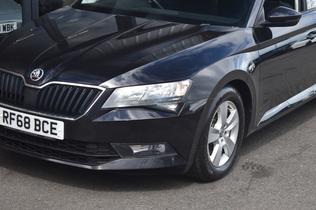 Skoda Superb 2.0 Tdi Scr 190Ps Sel Executive Hatchback Grey #19