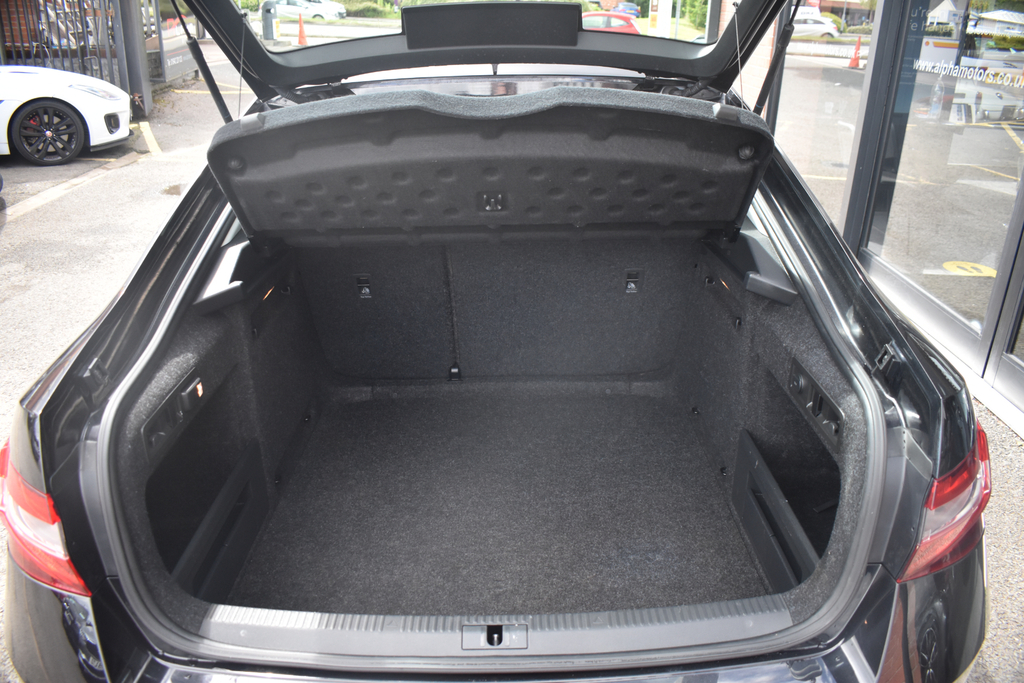 Skoda Superb 2.0 Tdi Scr 190Ps Sel Executive Hatchback Grey #40