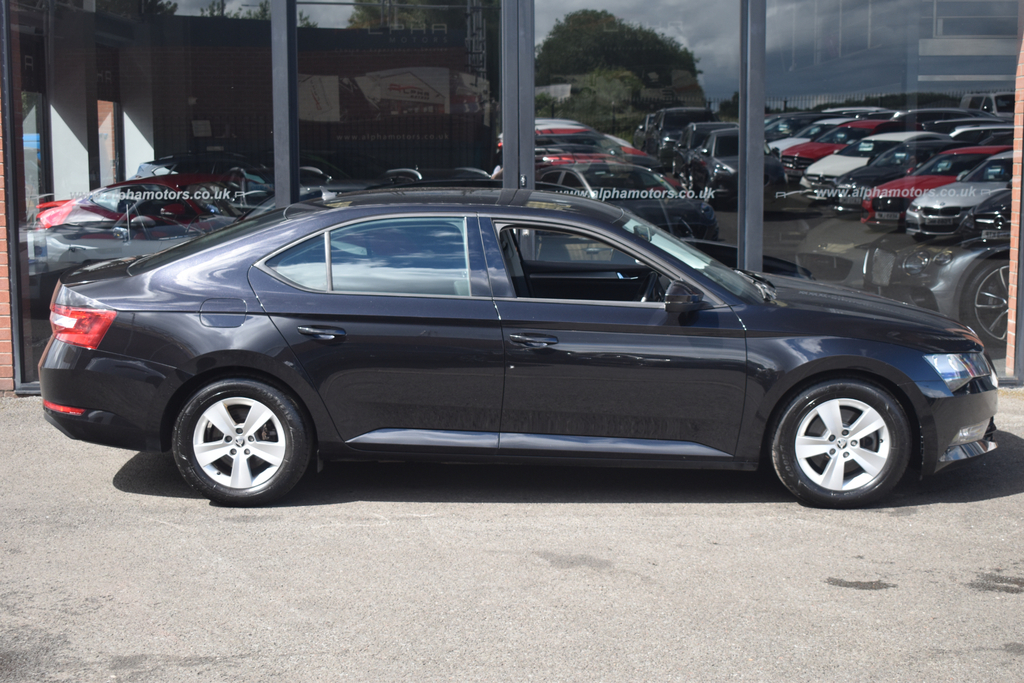 Skoda Superb 2.0 Tdi Scr 190Ps Sel Executive Hatchback Grey #12
