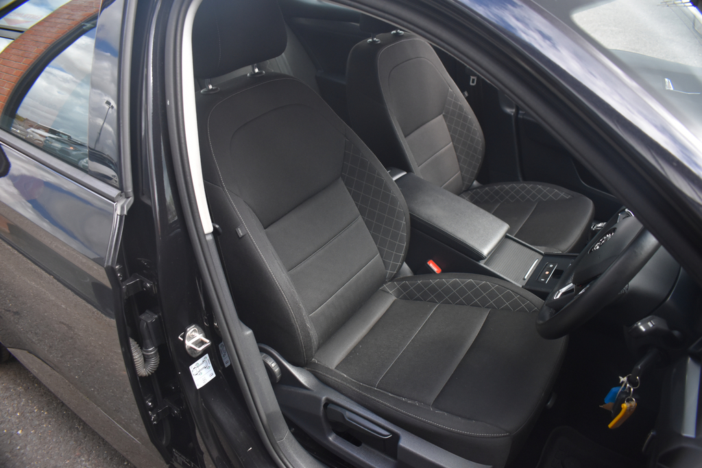 Skoda Superb 2.0 Tdi Scr 190Ps Sel Executive Hatchback Grey #24