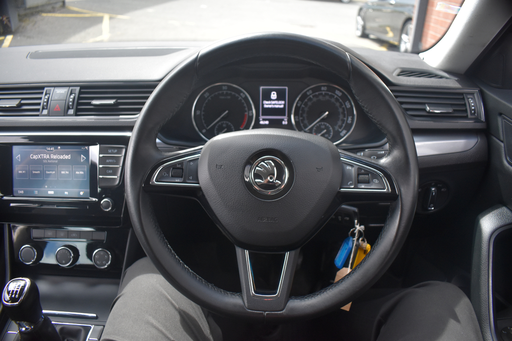 Skoda Superb 2.0 Tdi Scr 190Ps Sel Executive Hatchback Grey #45