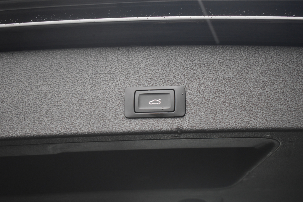Audi Q2 Estate Grey #44